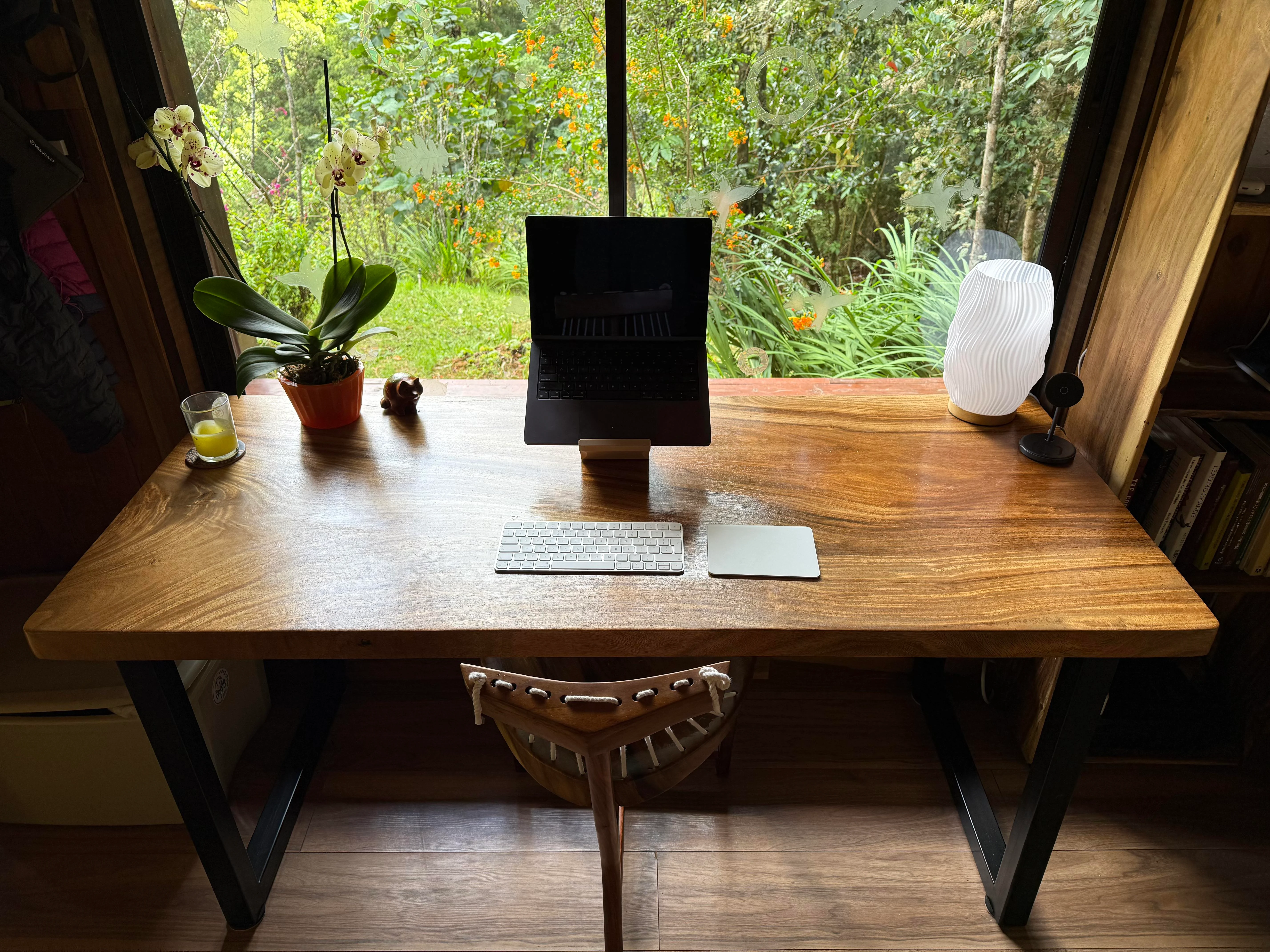 Clean Desk Setup